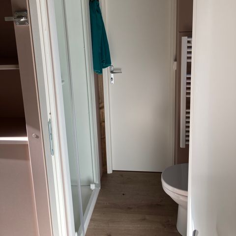 CHALET 1 persoon - Standaard 10m² - Gedeelde douche en toilet + Overdekt terras