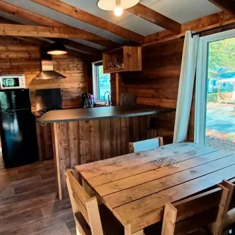 TENTE TOILE ET BOIS 5 personnes - Lodge Confort 3 Pièces 5 Personnes + TV