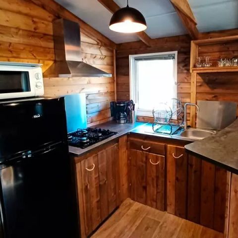 TENTE TOILE ET BOIS 5 personnes - Lodge Confort 3 Pièces 5 Personnes + TV