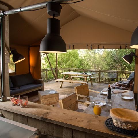 TENDA IN TELA E LEGNO 6 persone - Tenda LODGE LUXE XL LUXE SAFARI 61m² 3 Camere da letto - Terrazza coperta