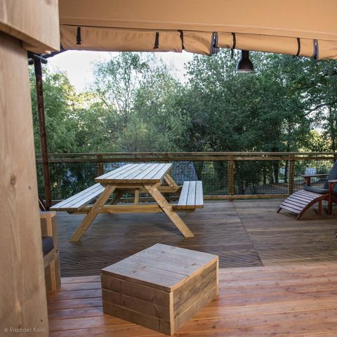 CANVAS AND WOOD TENT 6 people - Tent SAFARI LODGE OKAVANGO PREMIUM 57 M² / 3 Bedrooms - Covered terrace