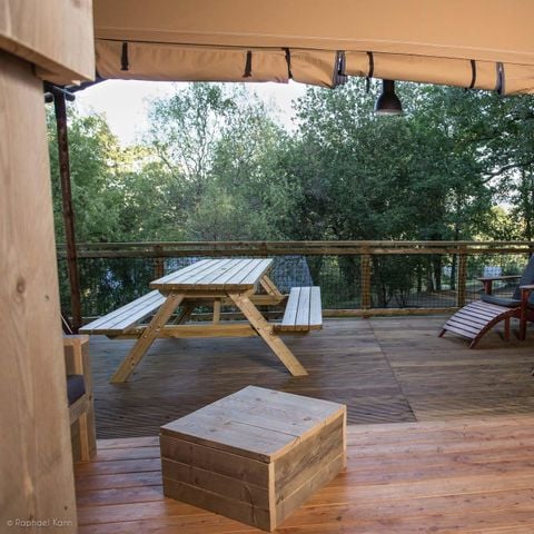 TENTE TOILE ET BOIS 6 personnes - Tente SAFARI LODGE OKAVANGO PREMIUM        57 M² / 3 Chambres - Terrasse couverte