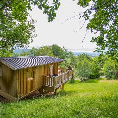 AUßERGEWÖHNLICHE UNTERKUNFT 5 Personen - CABANE in den Bäumen 24m² / 1 Zimmer - überdachte Terrasse