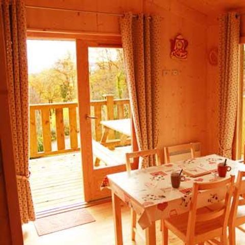 UNUSUAL ACCOMMODATION 5 people - CABANE in the trees 24m² / 1 bedroom - covered terrace