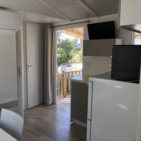 Mobilheim 4 Personen - Mobil Home STANDARD 2 SCHLAFZIMMER (24m2) + halbüberdachte Terrasse + Klimaanlage + Fernseher