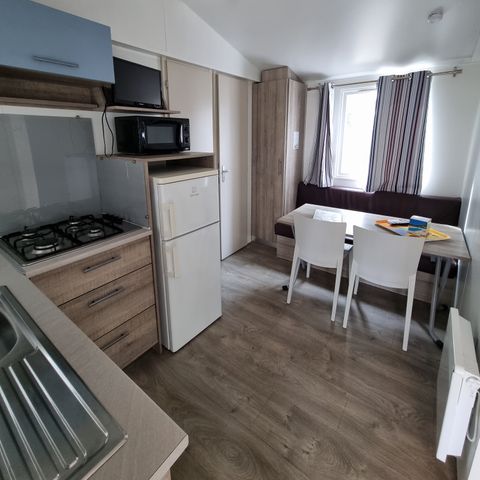 Mobilheim 4 Personen - Mobil Home STANDARD 2 SCHLAFZIMMER (24m2) + halbüberdachte Terrasse + Klimaanlage + Fernseher