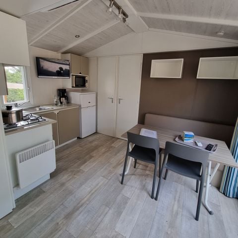 Stacaravan 4 personen - 2 slaapkamers COMFORT stacaravan 7,5mx4m (28-30m2) + half overdekt terras + airconditioning + televisie