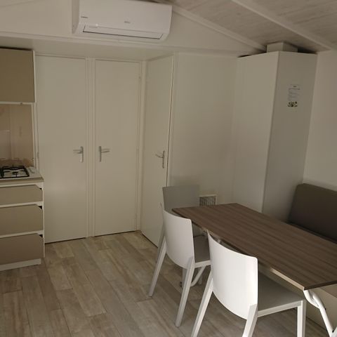 Stacaravan 6 personen - 3 SLAAPKAMER COMFORT stacaravan 8,60m x 4m (34m²) + halfoverdekt terras + airconditioning + televisie