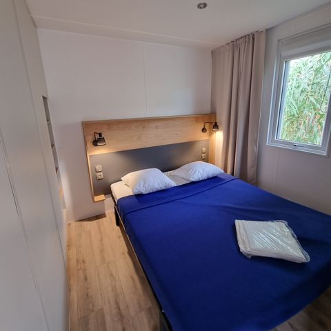 Stacaravan 6 personen - Stacaravan CONFORT PLUS 3 kamers 8,81mx4m (33m²) + airconditioning + vaatwasser + terras + tv