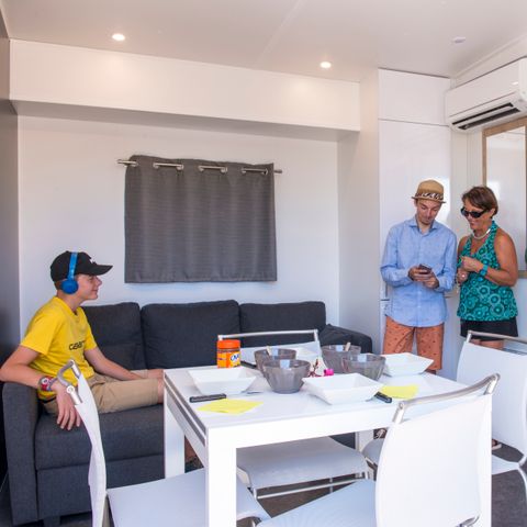 MOBILHOME 4 personnes - Cottage VIP TV Clim Plancha - 2 ch / 2 sdb - 4 pers.