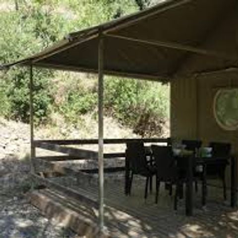 CANVAS BUNGALOW 6 people - 3-bedroom canvas bungalow, bathroom, kitchen and tent outbuilding with double bed