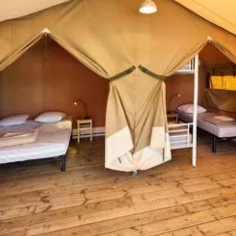 BungalowTent 5 personen - Standaard bungalowtent 24m² - 2 kamers, geen sanitair + overdekt terras