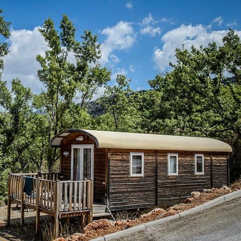 HÉBERGEMENT INSOLITE 4 personnes - Roulotte avec vue nature  - 20,40m² - 2 chambres (2 adultes + 2 enfants -12 ANS)