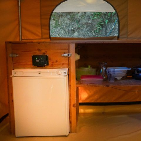 TENT 4 people - Canadian with wood stove