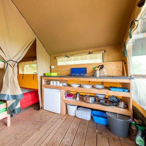 CANVAS AND WOOD TENT 5 people - Baroudeur (without private bathroom)