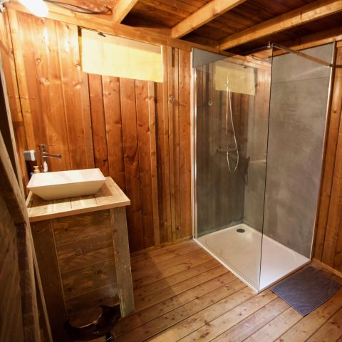 LODGE 6 personnes - Lodge Prairie 30m² + 15m² en mezzanine - 2 chambres - spa-cuisine - salle d'eau