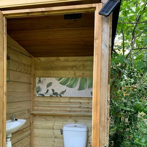 CHALET 2 personnes - Cabane perchée Noyer - sans douche - avec wc et kitchenette