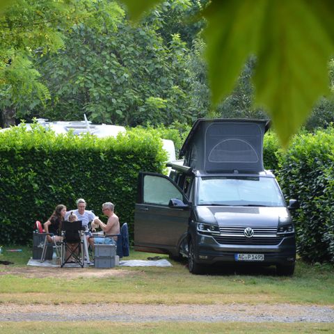 STAANPLAATS - Camping Auto-Van-Caravan