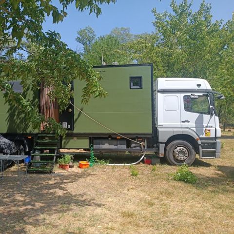 PARZELLE - 80m² bis ca. 200m²: Auto + Zelt/Wohnwagen oder Wohnmobil