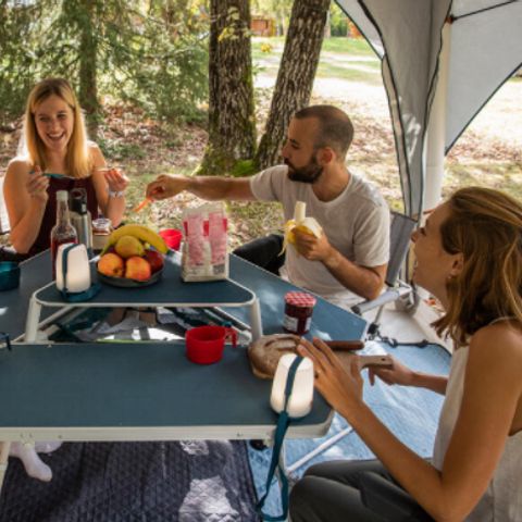 ZELT 6 Personen - Prêt a camper (ohne Sanitäranlagen)