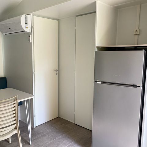 STACARAVAN 4 personen - 2 slaapkamers met airconditioning Nesasio