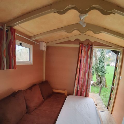 UNUSUAL ACCOMMODATION 3 people - Caravan without sanitary facilities