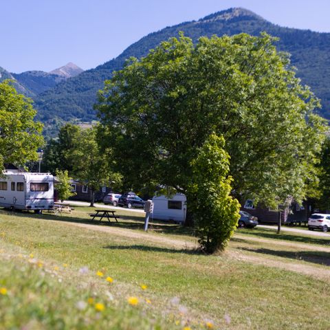 PARZELLE - Pauschale Stellplatz Zelt / Wohnwagen / Fahrzeug / Wohnmobil/Strom 6A