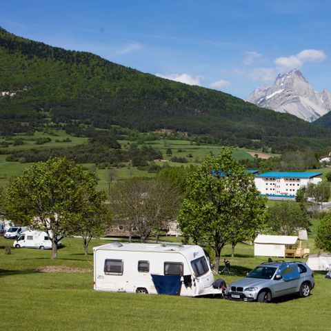 EMPLACEMENT - Forfait emplacement tente / caravane / véhicule / camping-car/électricité 6A