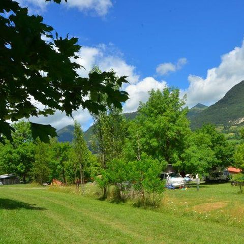 EMPLACEMENT - Forfait emplacement tente / caravane / véhicule / camping-car/électricité 6A