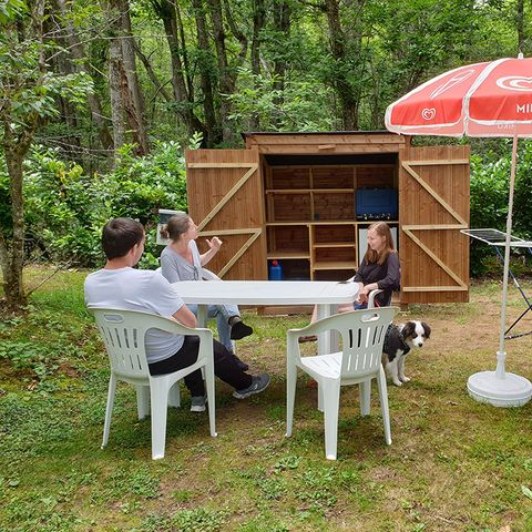 PIAZZOLA - Pacchetto Premium: Piazzola preallestita + 1 auto + tenda, roulotte o camper + elettricità