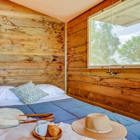 CANVAS AND WOOD TENT 6 people - Insolite Comfort Lodge 3 rooms (without sanitary facilities)