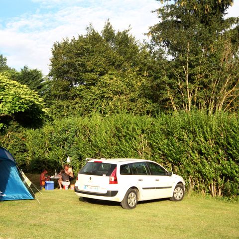 PARCELA - Paquete naturaleza (tienda, caravana o autocaravana / 1 coche)