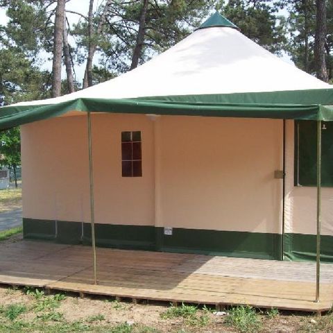 CANVAS BUNGALOW 4 people - PAGAN TENT 25 M2 WITH SANITARY FACILITIES, ECONOMY RANGE