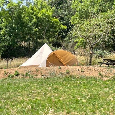 TENTE 4 personnes - Tipi équipée