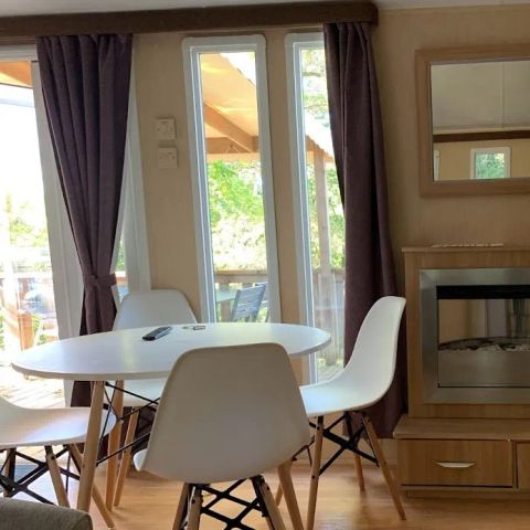 MOBILHOME 4 personnes - COTTAGE-GOLD : 1 Suite + 1 Chambre - Cheminée - TV   - Grand Réfrigérateur -