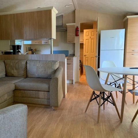 MOBILHOME 4 personnes - COTTAGE-GOLD : 1 Suite + 1 Chambre - Cheminée - TV   - Grand Réfrigérateur -