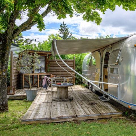 CARAVANE 2 personnes - AMERICAINE AIRSTREAM avec Spa