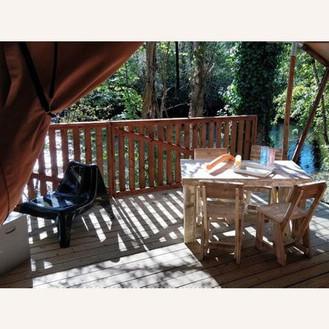 TENTE TOILE ET BOIS 4 personnes - LODGE LUXE BORD DE RIVIERE