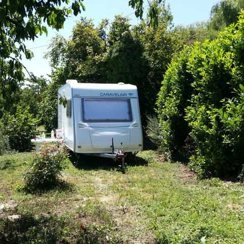 PARZELLE - Nackter Stellplatz für Zelt oder Wohnwagen NATURE schöne Aussicht