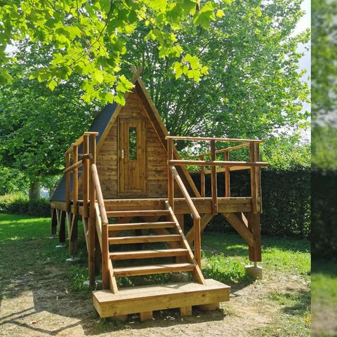 AUßERGEWÖHNLICHE UNTERKUNFT 3 Personen - Holzhütte mit Terrasse (2 Erwachsene + 1 Kind)