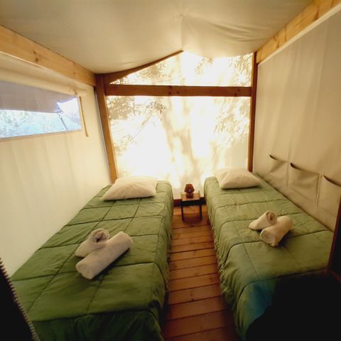 Safaritent 4 personen - Ecolodge Toile & Bois 30m² (2 kamers - 4 pers.) inclusief overdekt terras 8m² - Zonder sanitair