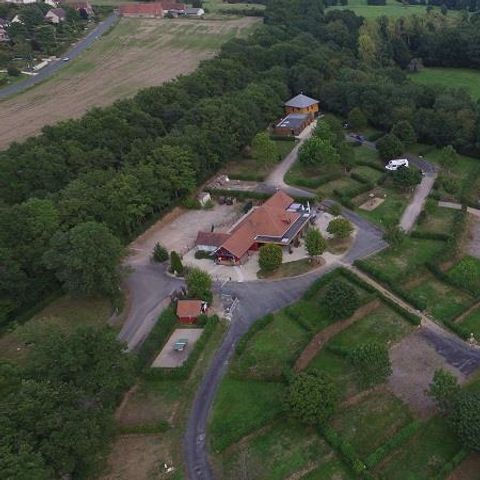 PARZELLE - Stellplatz grand-fort -Wohnwagen und Wohnmobil