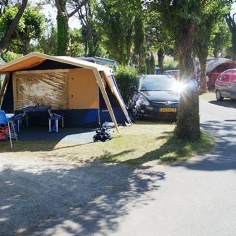 PIAZZOLA - Piazzola + elettricità 10A + 1 veicolo + tenda o roulotte