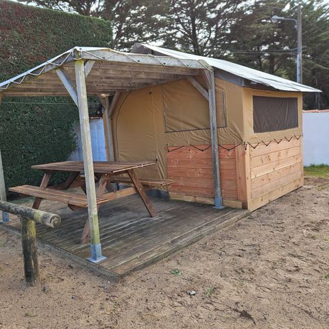 TENTE 2 personnes - Tente baroudeur rando cyclo (sans cuisine, sans sanitaires)