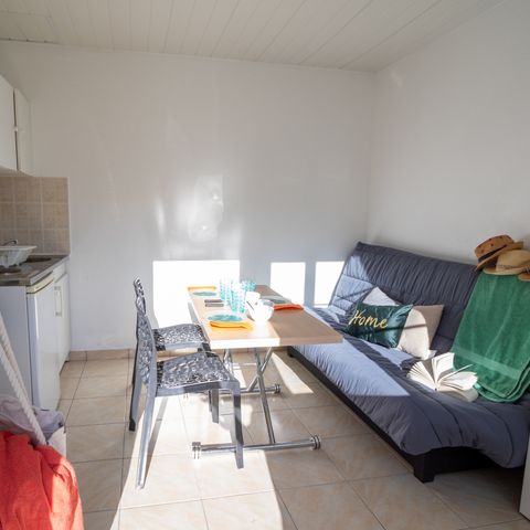 STUDIO 2 personnes - Studio Mimosa - 10 m² sans sanitaires arrivées du mercredi