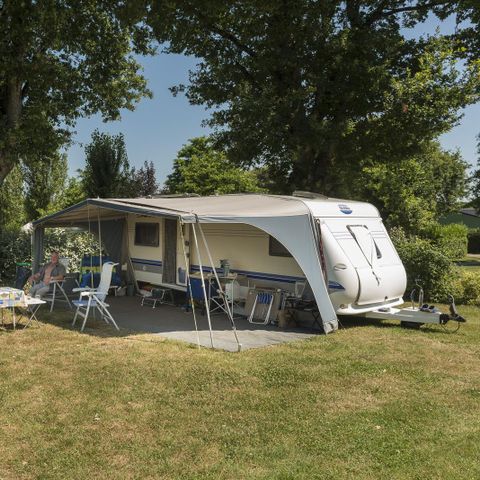 EMPLACEMENT - Emplacement > 100m² ( 1 tente ou 1 caravane + 1 véhicule ou 1 camping-car )