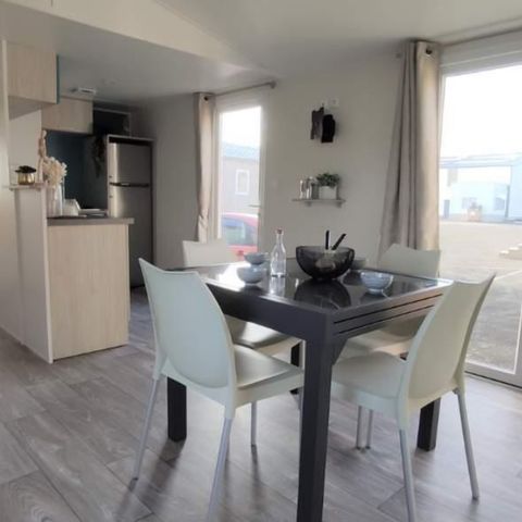 Stacaravan 8 personen - PRIVILEGE 40-4 (Stacaravan) - TV, LV, broodrooster, espresso koffie, 4 slaapkamers, ca. 40m² - MAX 7 VOLWASSEN / LASTKAMER.