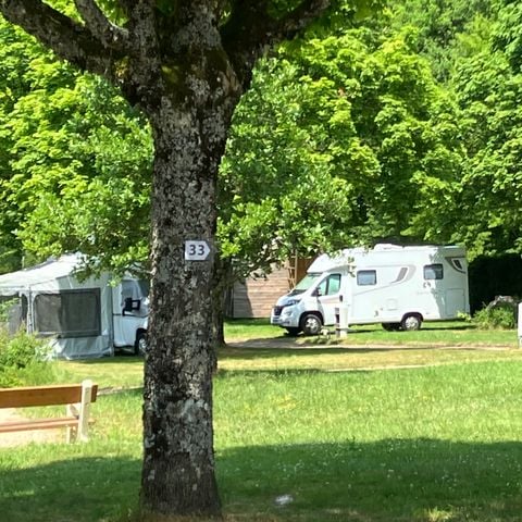 PIAZZOLA - 2 persone + tenda-auto o roulotte-auto o camper + elettricità