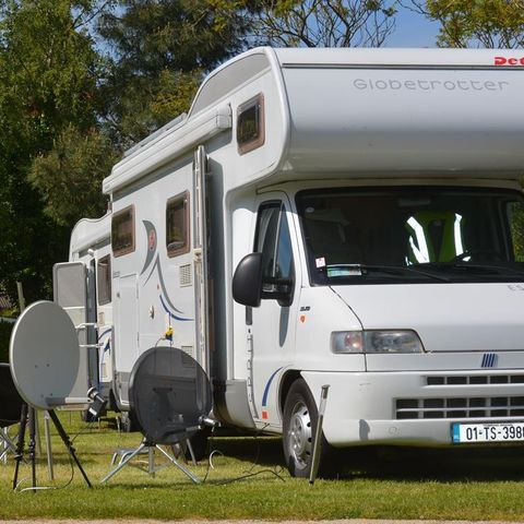 PIAZZOLA - Pacchetto piazzola: auto + tenda / roulotte o camper