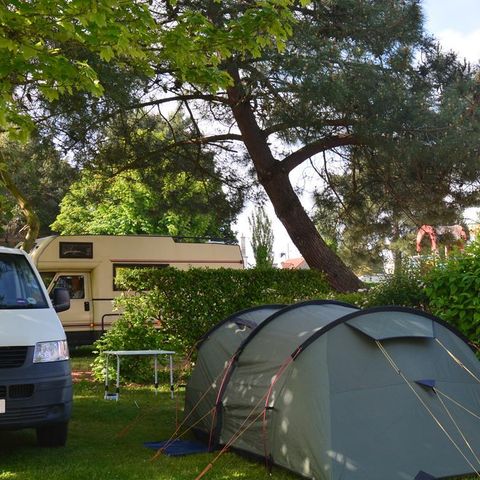 PIAZZOLA - Pacchetto piazzola: auto + tenda / roulotte o camper